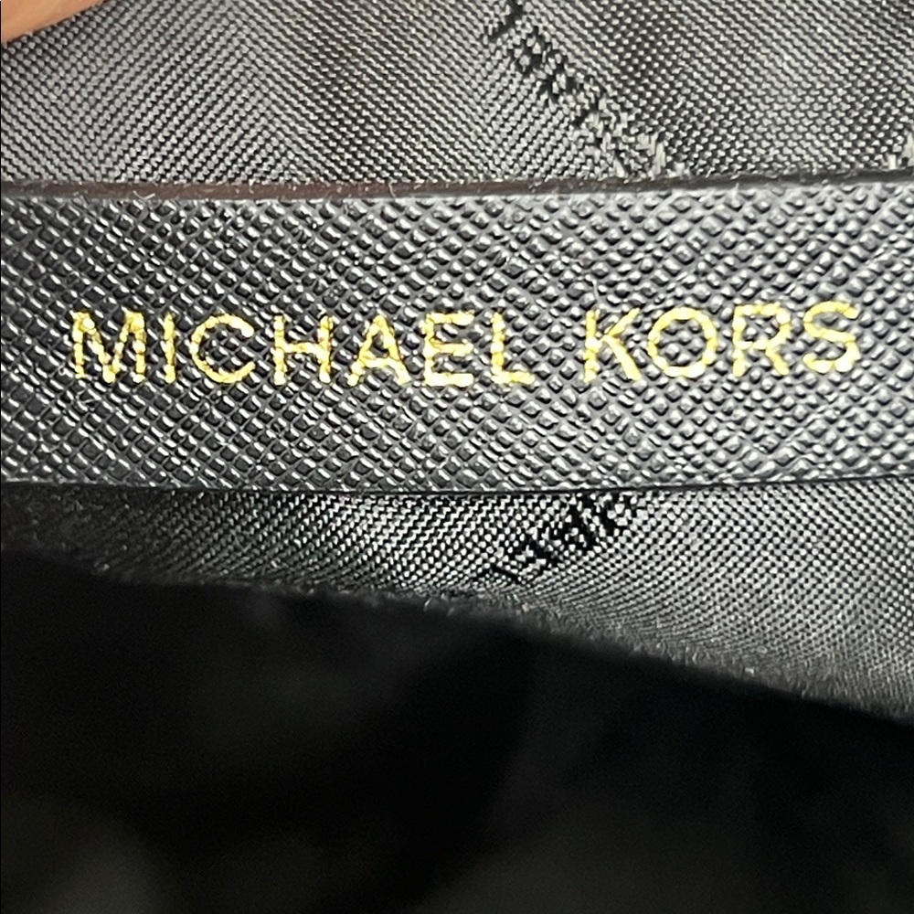 Michael Kors Jet Set Travel Rose Print Crossbody Bag – Black & Red - Picture 8 of 16